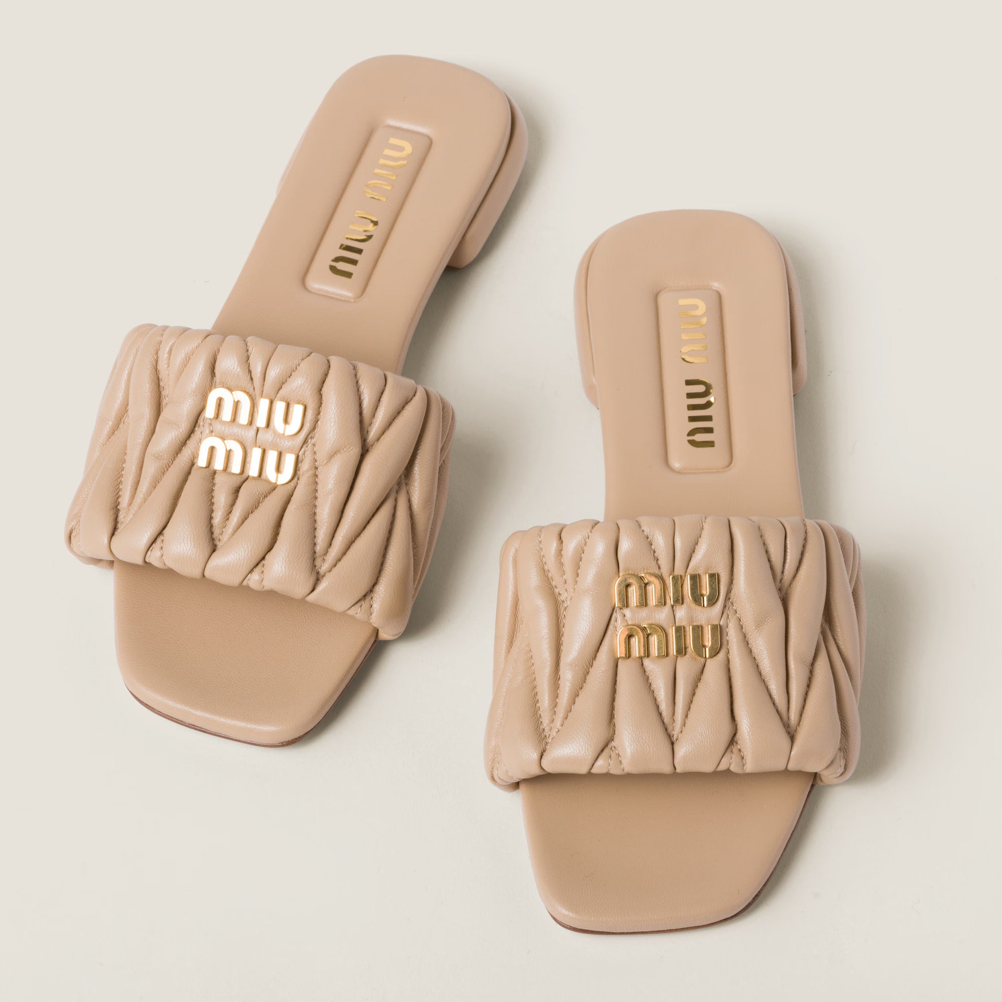 Matelassé Nappa Leather Slides Sand Beige