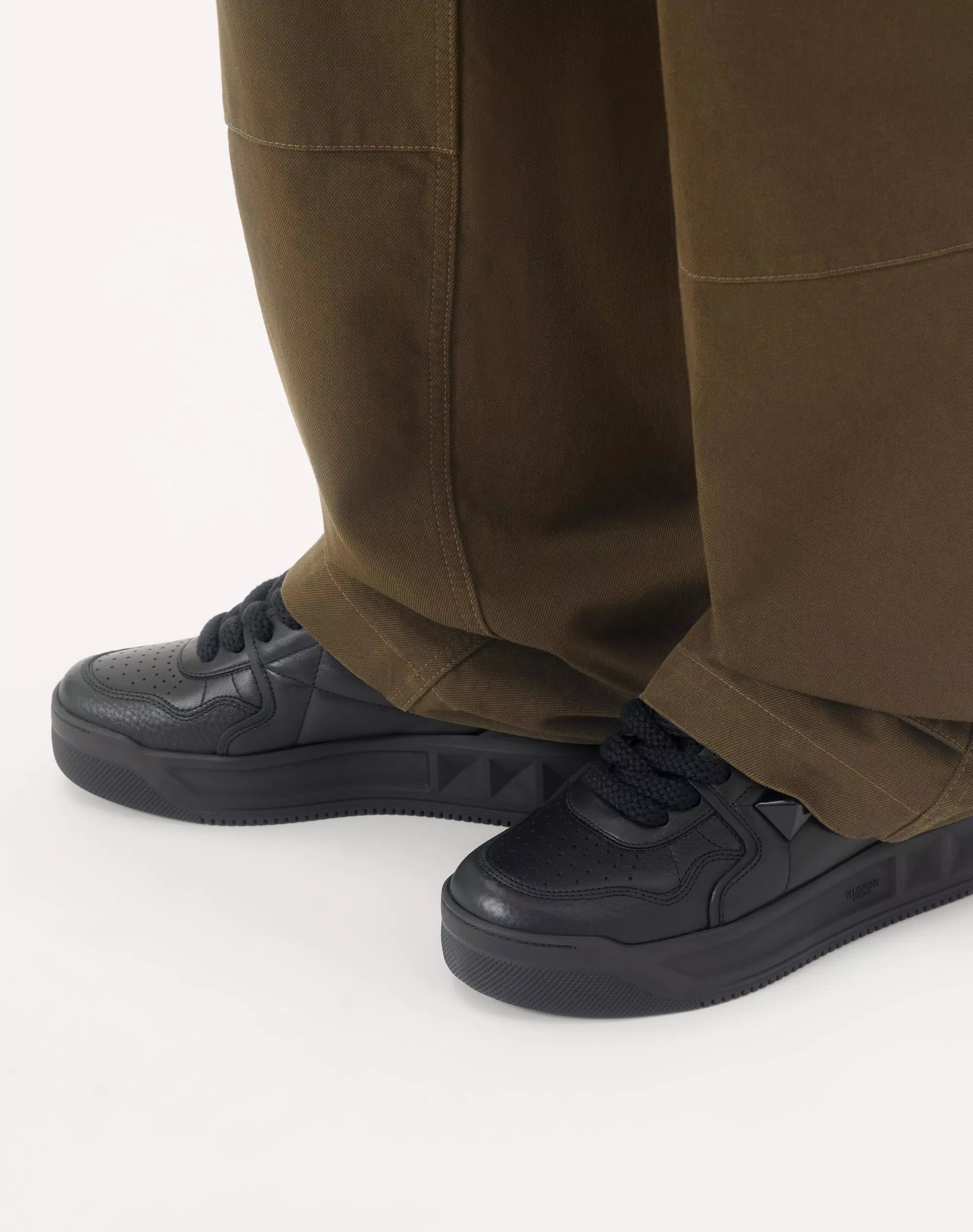 Valentino One Stud Xl Nappa Leather Low-Top Sneaker Black