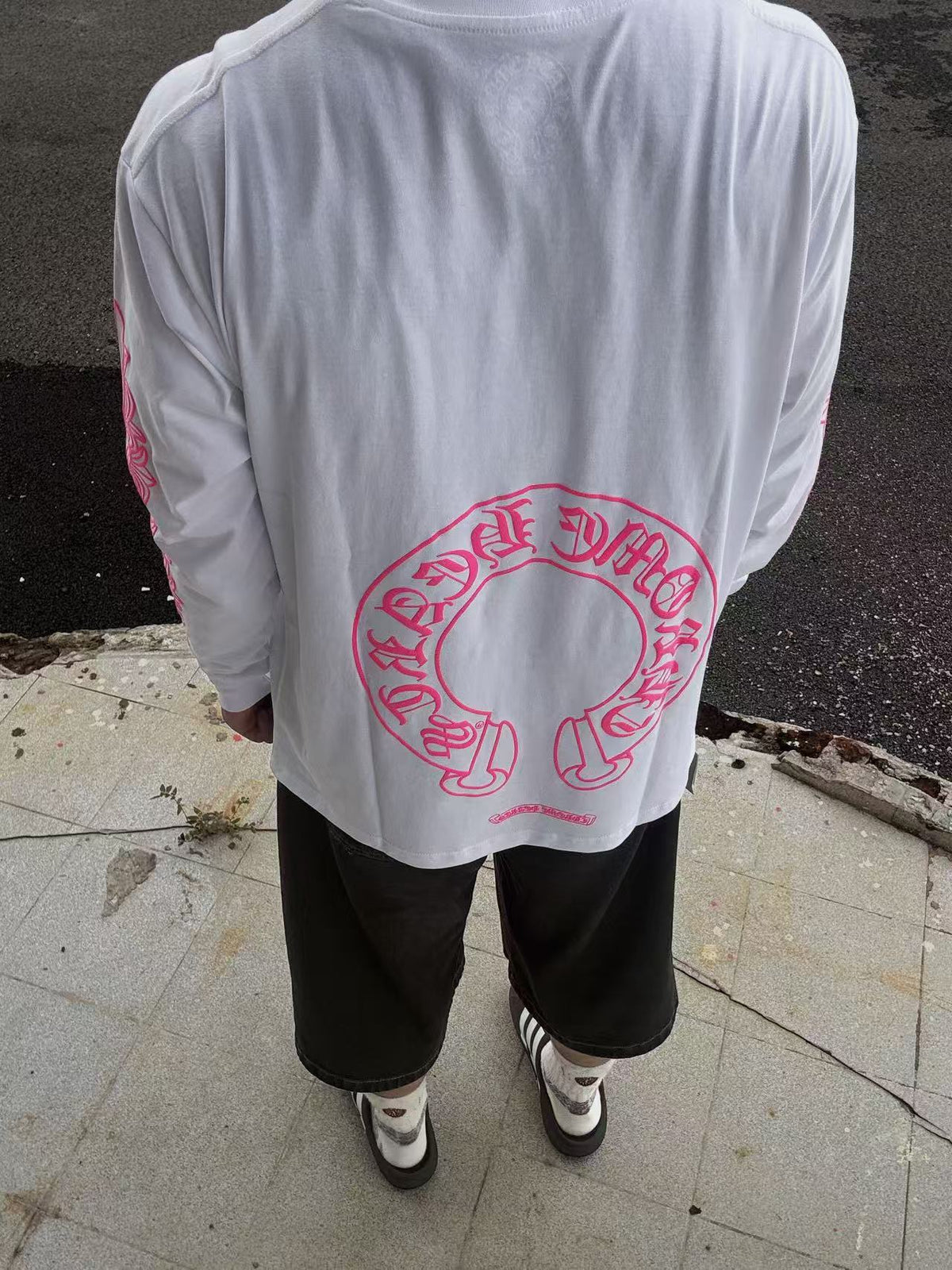 Horseshoe Motif Long Sleeve T-Shirt White & Pink