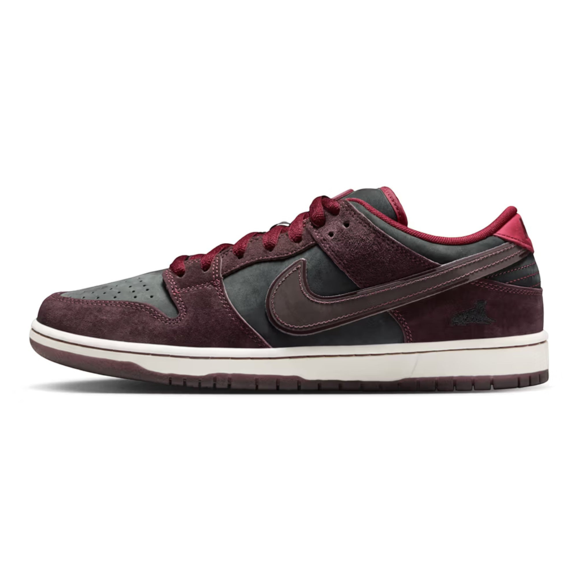 Riot Skateshop x Nike SB Dunk Low
