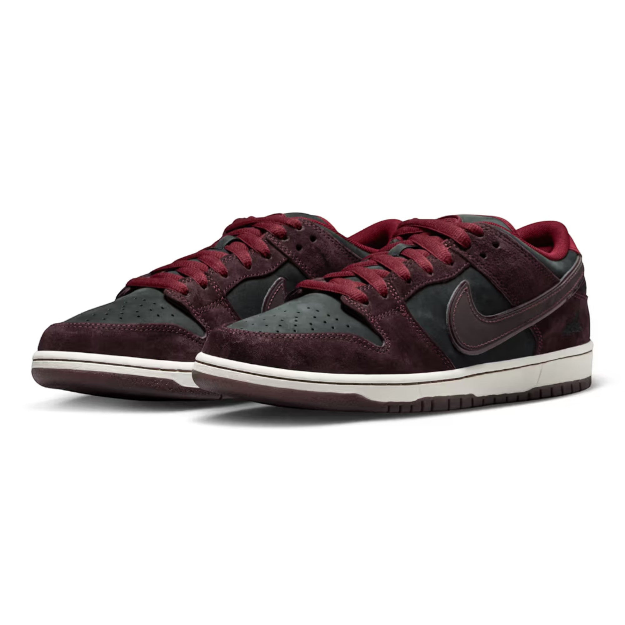Riot Skateshop x Nike SB Dunk Low