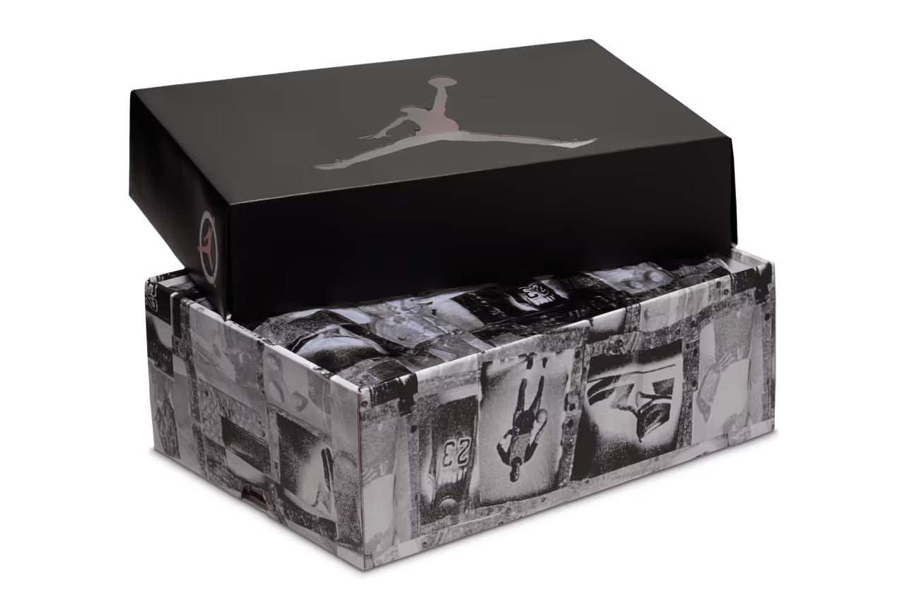 Air Jordan 4 Retro Flight Club
